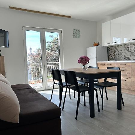 Apartments Ljubomir Rogoznica  Eksteriør billede
