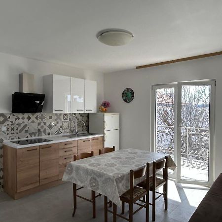 Apartments Ljubomir Rogoznica  Eksteriør billede